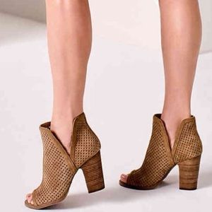Lucky brand suede bootie